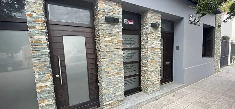 Fachada de la oficina de Massa Propiedades en Necochea